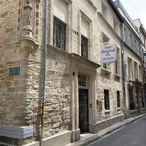 3* ホテル Le Medieval Palais Des Papes