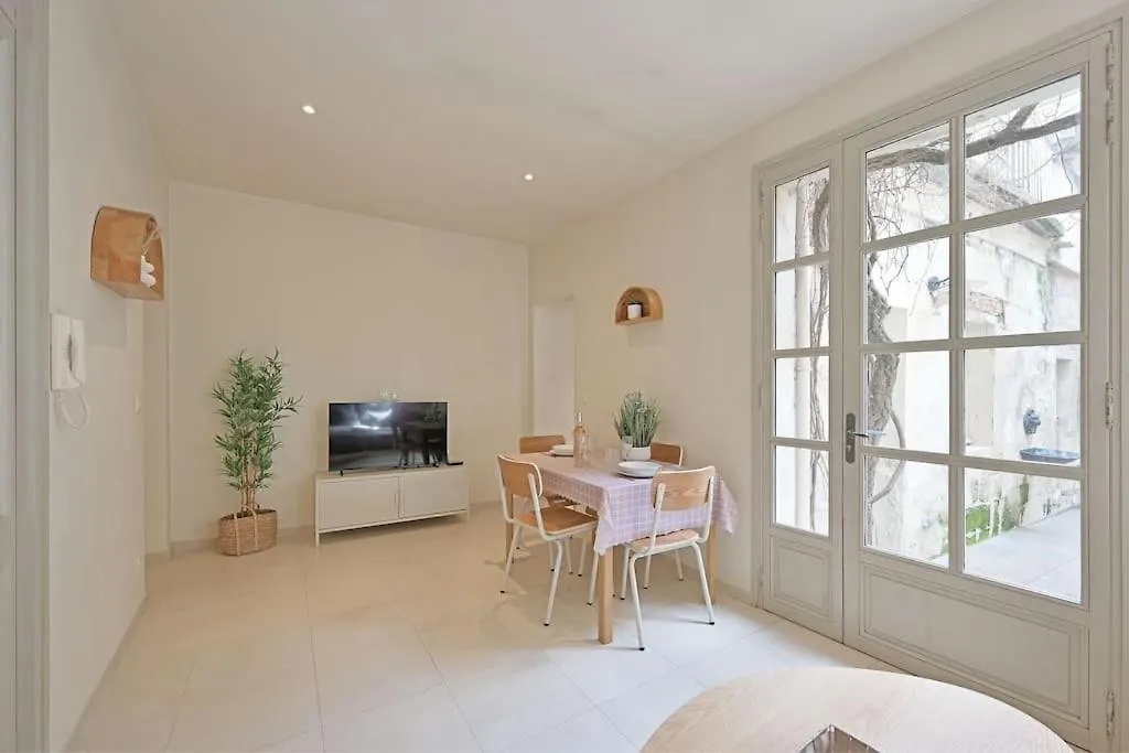 Daire Toptip - Clim - Terrasse - Wi-Fi -Parking Gratuit En Souterrain Avinyon