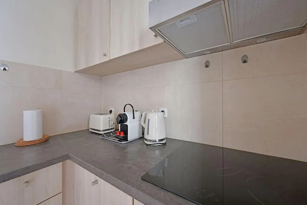Daire Toptip - Clim - Terrasse - Wi-Fi -Parking Gratuit En Souterrain Avinyon