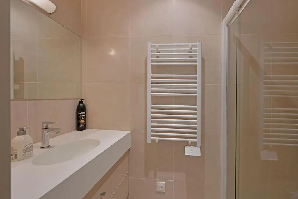 Apartment Toptip - Clim - Terrasse - Wi-Fi -Parking Gratuit En Souterrain Avignon